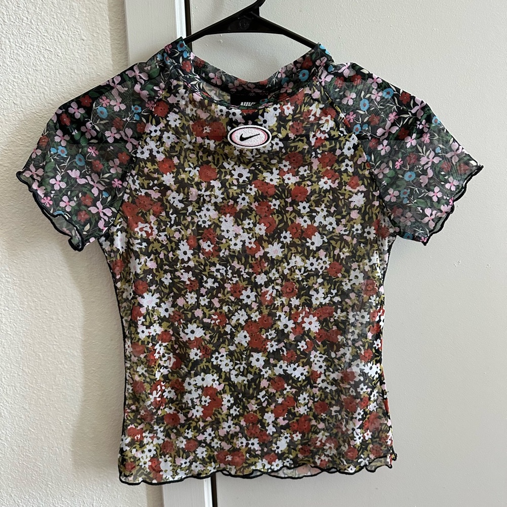 Nike top